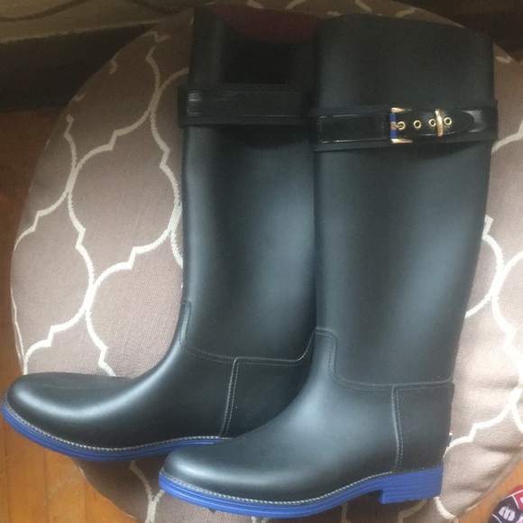 New Tommy Hilfiger rain boots - Picture 2 of 4